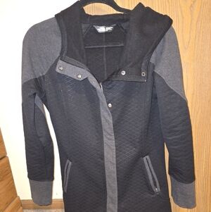 Northface Women's Black and Gray Quilted Jacket